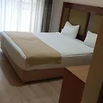 Siesta Aparthotel 4*