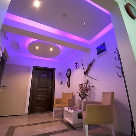 Siesta Aparthotel 3*