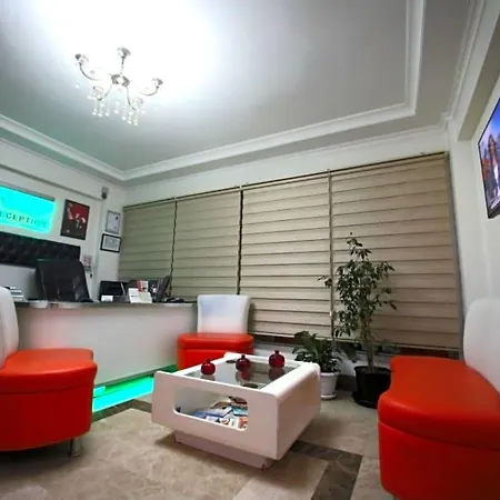 Siesta Aparthotel 3*