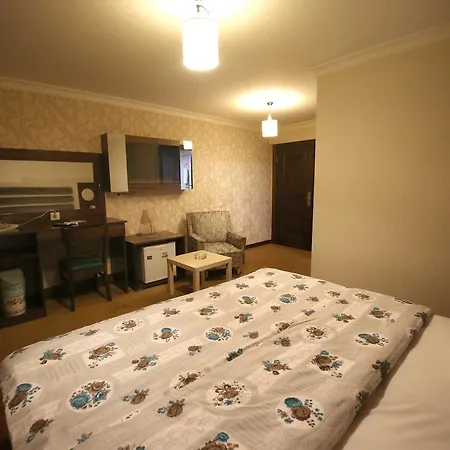 Siesta Aparthotel 3*